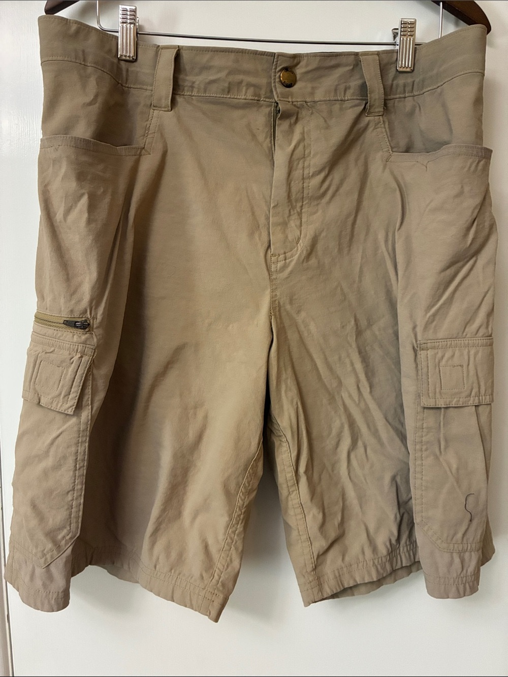 Orvis Cargo Shorts in Khaki - Lightweight Cotton Blend
